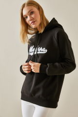 Siyah Yazı Detaylı Şardonlu Kapüşonlü Sweatshirt